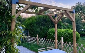 Exquisite Tiny House With Garden And Air Con - Between Paris-Disneyland - 3Mins From Train Station